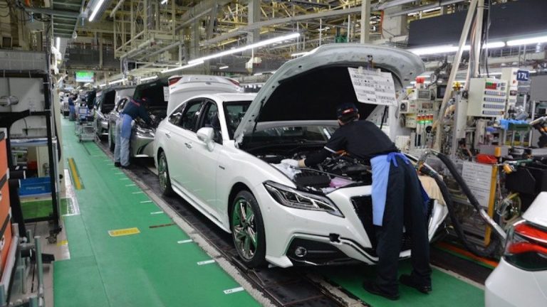 Toyota hentikan operasi enam pabrik setelah ledakan di pabrik pemasok
